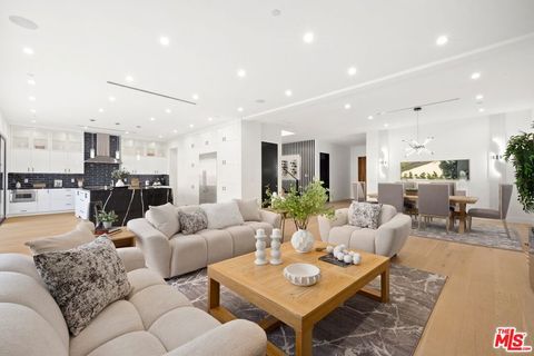 Photo of 5012 Enfield Avenue, Encino, CA 91316 (MLS # 26653253)