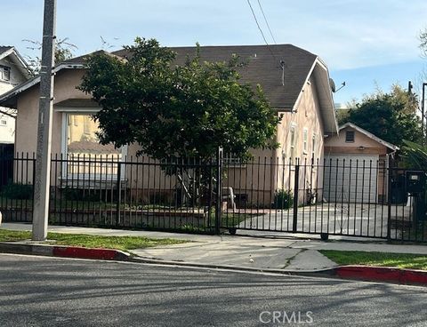 Photo of 920 S Osage Ave, Inglewood, CA 90301 (MLS # DW26030930)