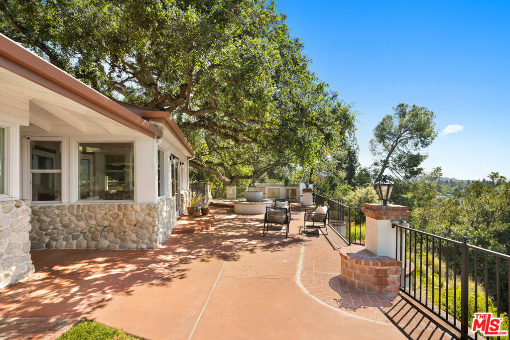 430 N Alta Vista Avenue