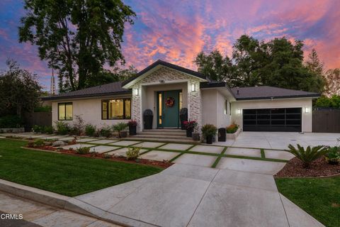 4428 Oakwood Avenue La Canada Flintridge CA 91011