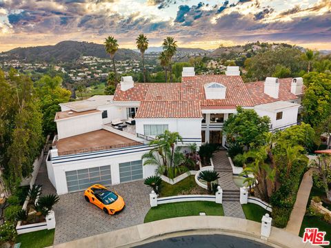 Photo of 24366 La Masina Court, Calabasas, CA 91302 (MLS # 25609811)