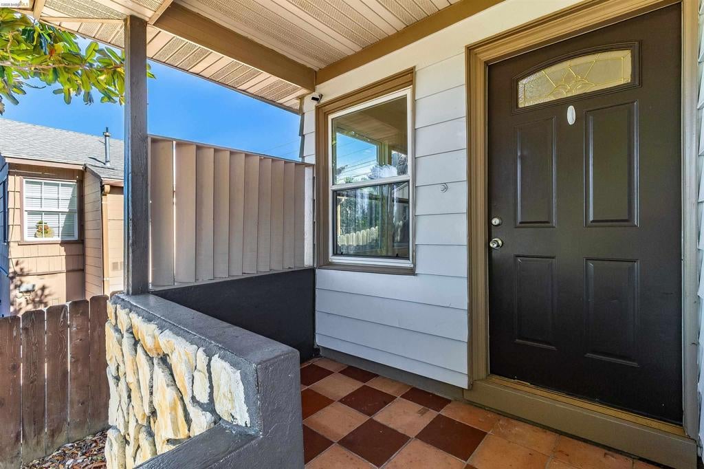 826 Benicia Rd