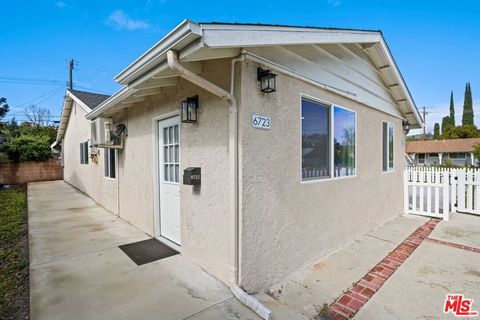 Photo of 6723 Sheltondale Avenue, West Hills, CA 91307 (MLS # 26656757)