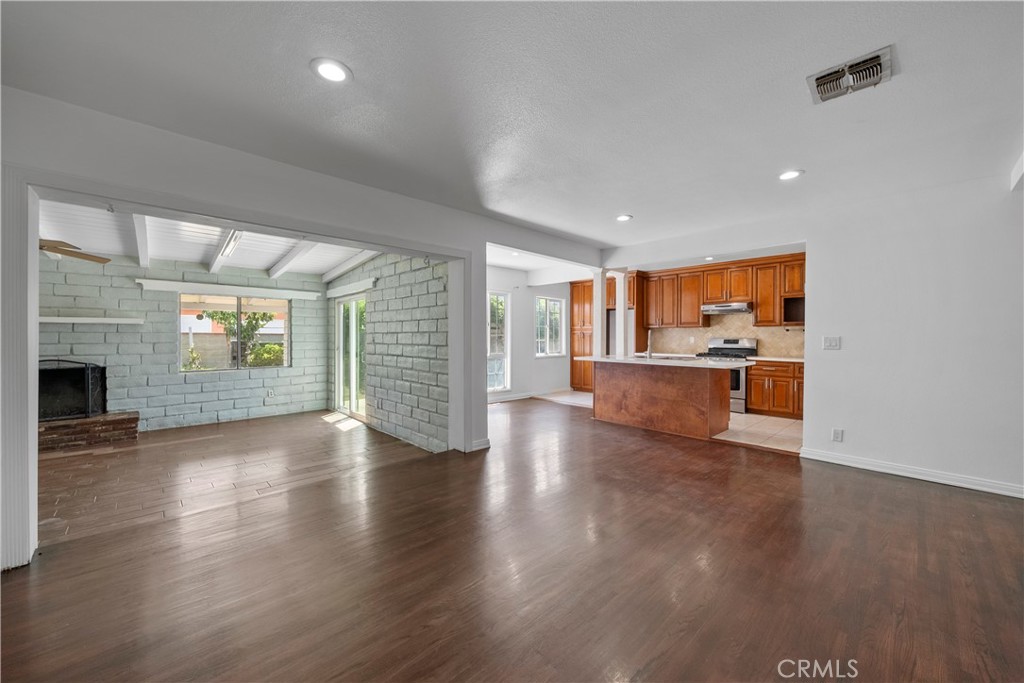 Properties 2 9794 Stanwin Avenue
