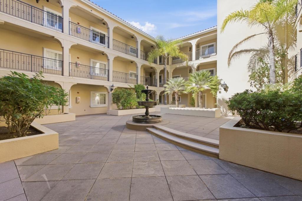 530 El Camino Real 308