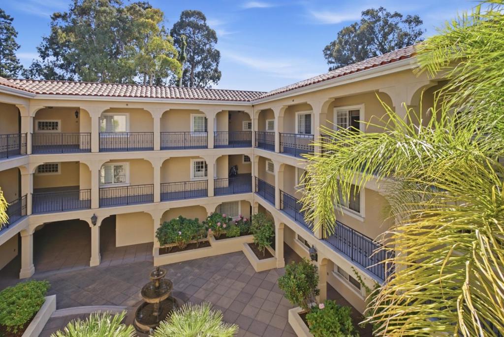 530 El Camino Real 308