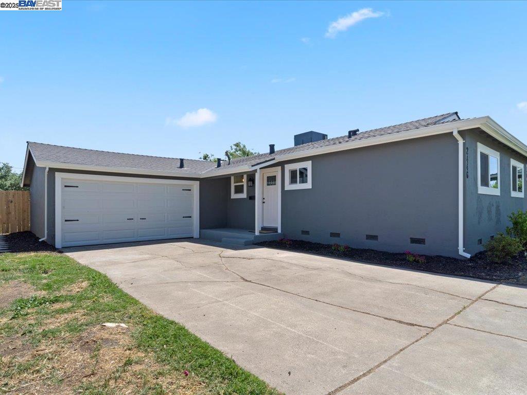 2446 E 9th