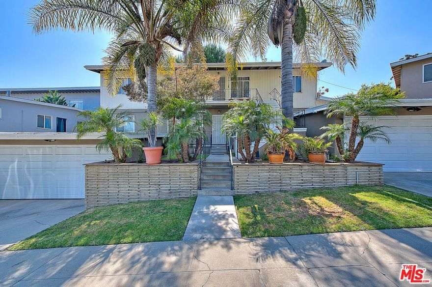 Welcome to desirable Westchester, one of the most sought-after neighborhoods in Los Angeles! This fully renovated unit features a bright living room with beautiful hardwood floors that seamlessly flow into the dining area. The brand new kitchen boasts custom cabinetry, stunning Quartz Countertops, and stylish Laminate Flooring. You'll love the spacious bedroom and cozy bathroom with its large tub and shower combo. Centrally located, this unit is just minutes from LAX, shopping malls, restaurants, and SoFi Stadium. This gem won't last long - schedule your viewing today!