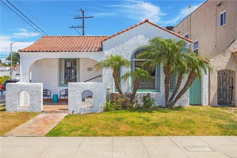 Photo of 134 Prospect Ave, Long Beach, CA 90803 (MLS # OC26067968)