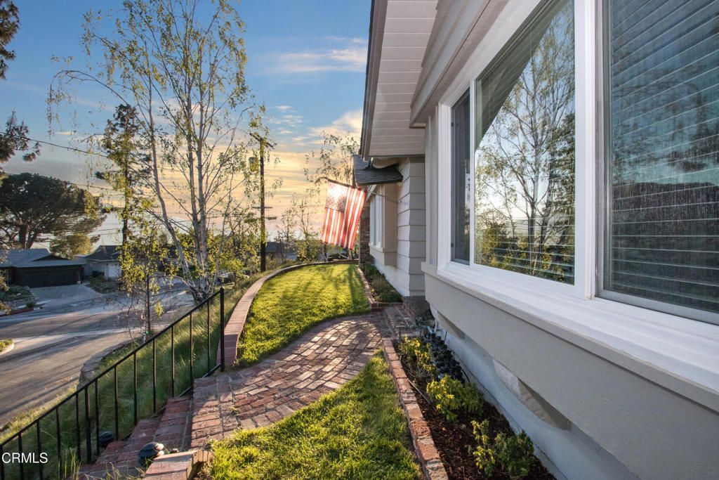 Photo of 3447 Burritt Way, La Crescenta, CA 91214 (MLS # P1-24602)