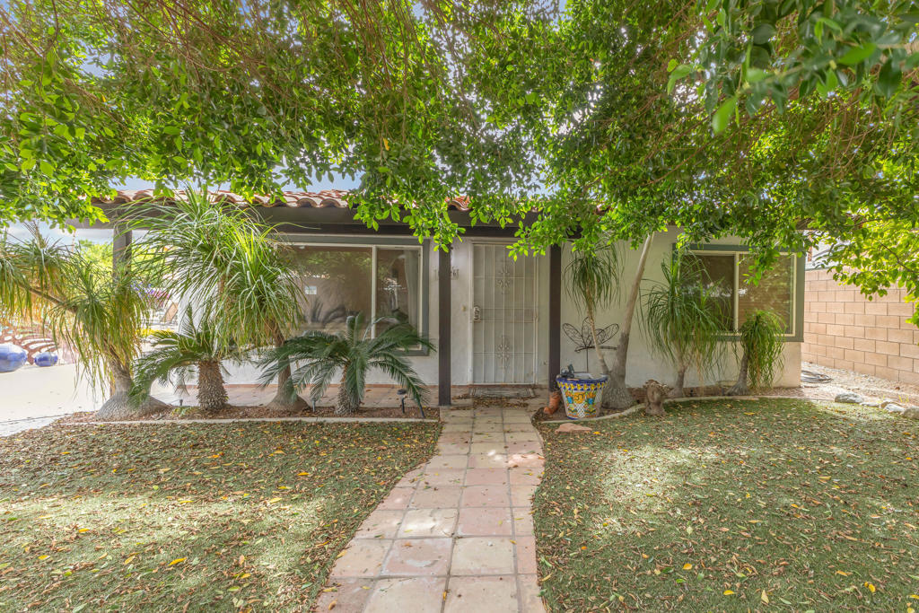 52426 Avenida Mendoza