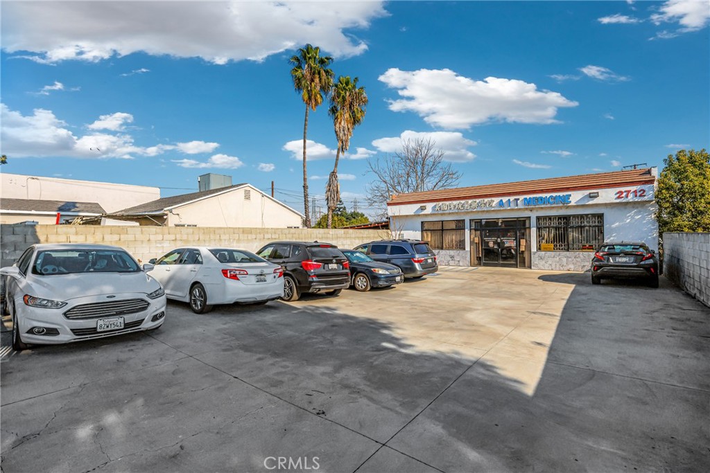 This 1,620 SF Medical Office Building, situated on a 6,286 SF lot, offers a prime location with excellent street exposure on San Gabriel Blvd, where over 18,000 cars pass daily. Built in 2004 and upgraded with a new roof in 2016, the property features 14 rooms, 6 gated parking spaces, and central air conditioning. It also includes a billboard on-site for additional income. Located within walking distance to one of the busiest intersections in San Gabriel Valley (San Gabriel Blvd and Garvey Ave). This property provides easy access to the 10 FWY and 60 FWY. GW Supermarket, Starbucks, CVS, and numerous restaurants, retail stores, and entertainment options also within walking distance. Perfect for an owner-user or as an investment opportunity.