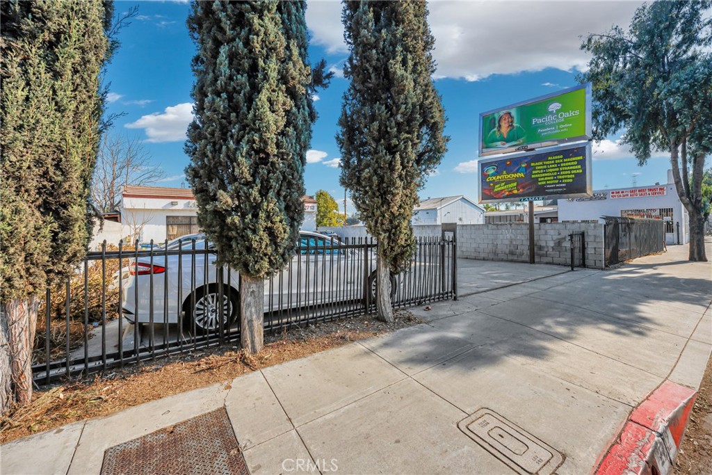 2712 San Gabriel Boulevard