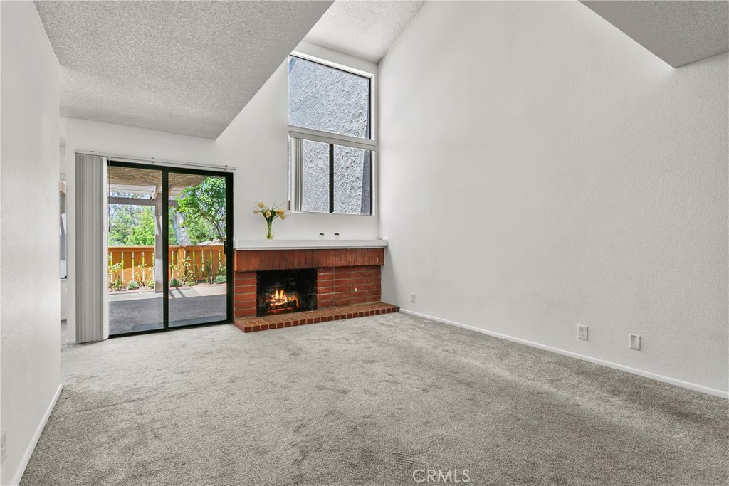 6516 E Camino Vista 1