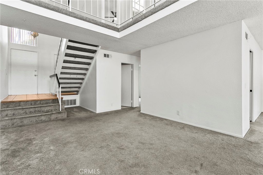 6516 E Camino Vista 1