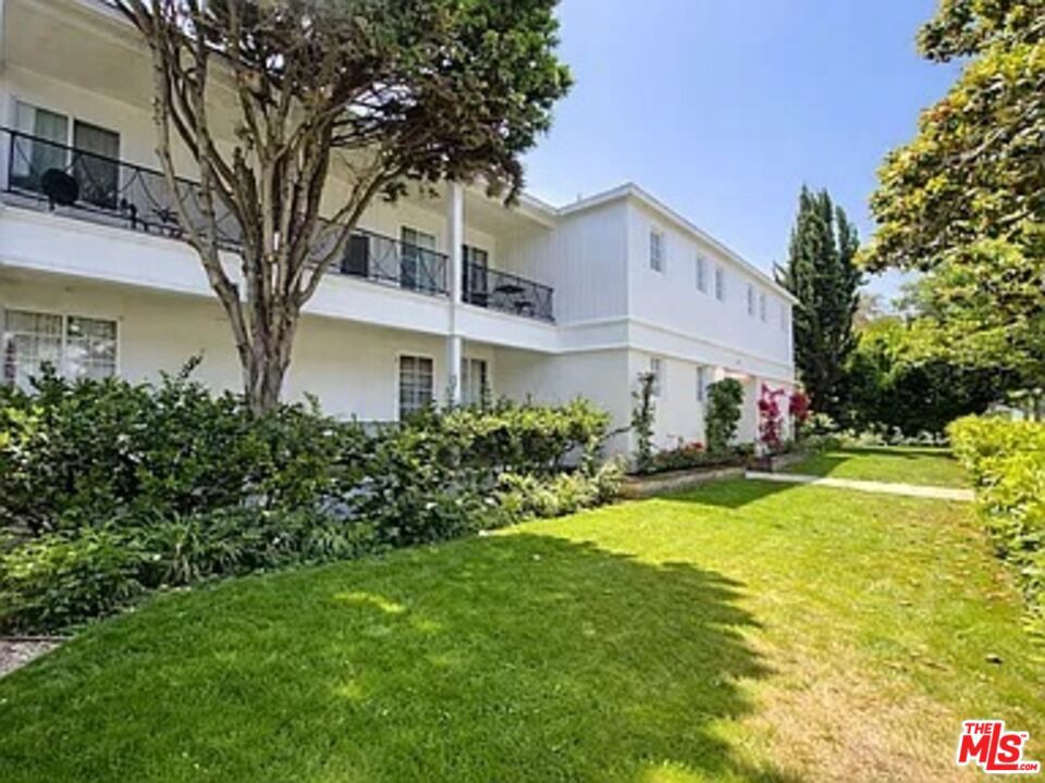 Photo of 1212 10th Street #10, Santa Monica, CA 90401 (MLS # 26999413)