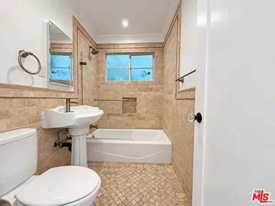 Photo of 1212 10th Street #10, Santa Monica, CA 90401 (MLS # 26999413)