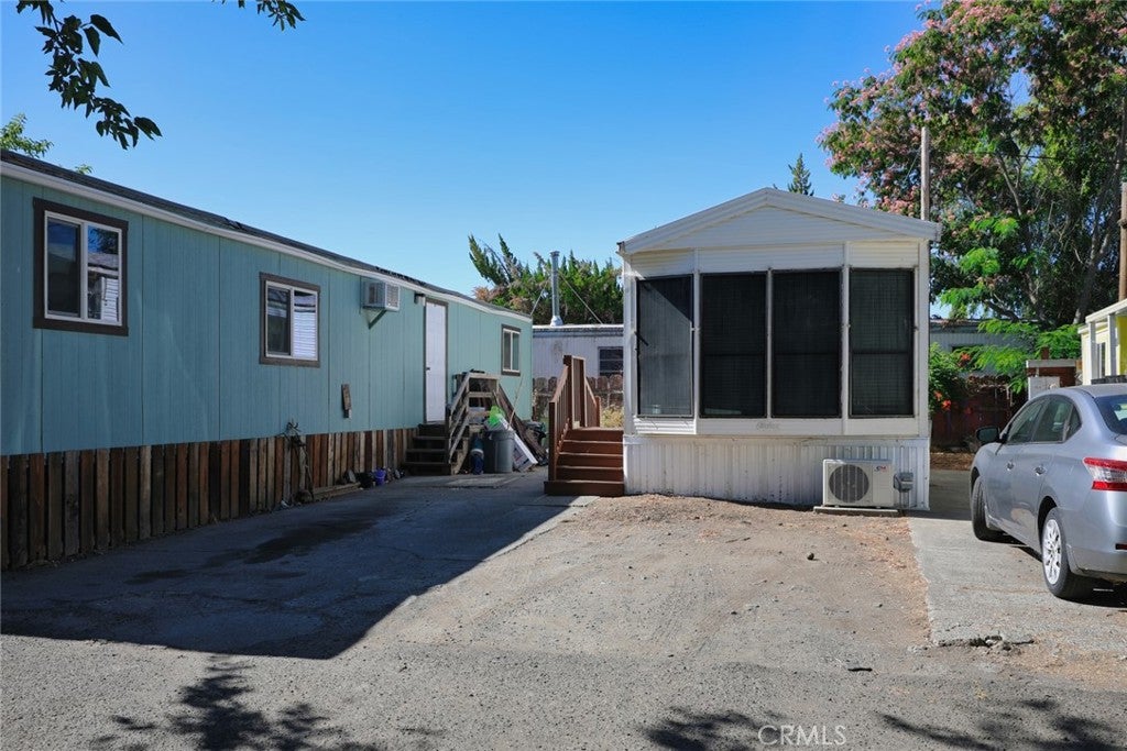 1350 s main 11
