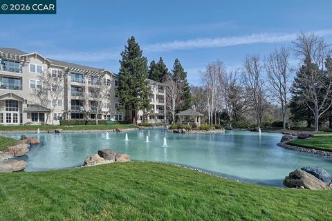 Photo of 1860 Tice Creek Dr Dr #1226, Walnut Creek, CA 94595 (MLS # 41122740)