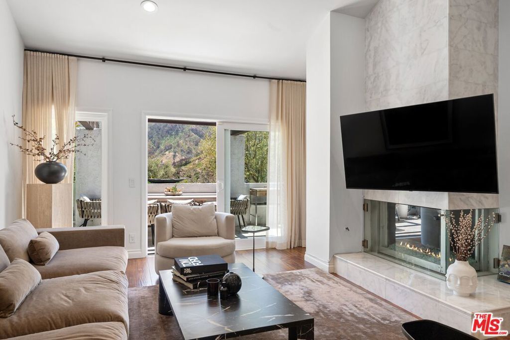 Photo of 1529 Michael Lane, Pacific Palisades, CA 90272 (MLS # 25554129)