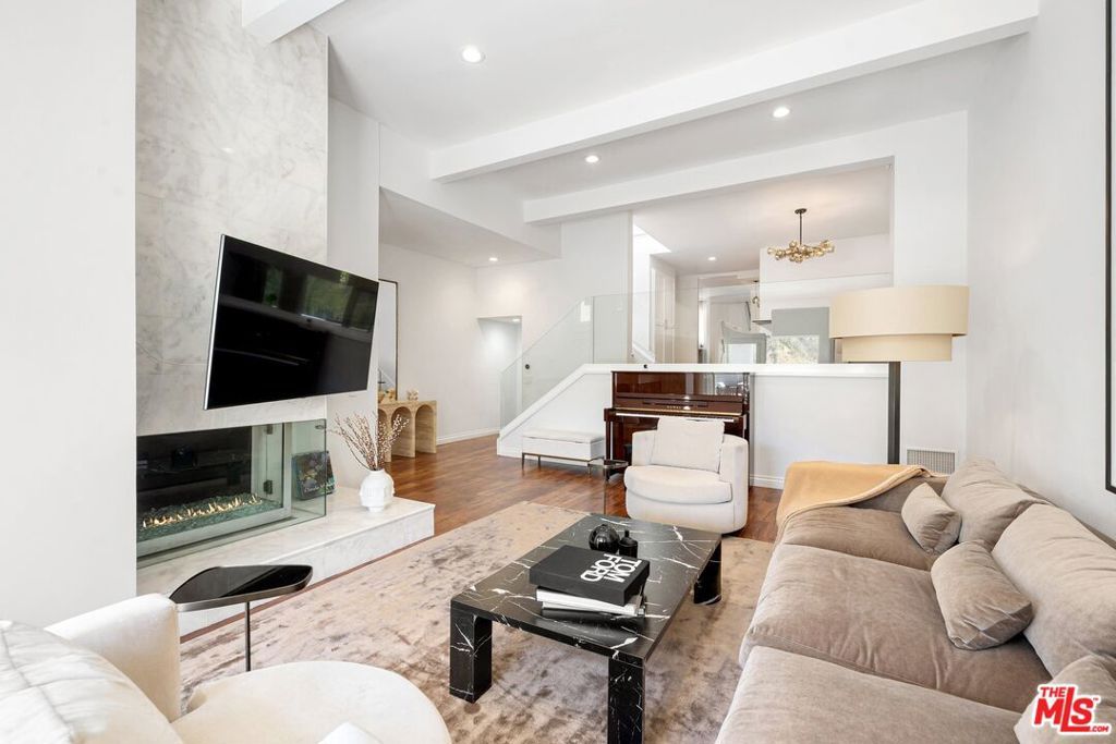 Photo of 1529 Michael Lane, Pacific Palisades, CA 90272 (MLS # 25554129)