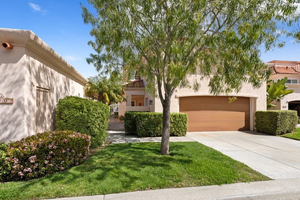 Beautifully remodeled detached home in gated Golf Course community of Los Rios. VIEWS of 17th fairway of private Bernardo Heights Country Club. Extensive upgrades incl. remodeled kitchen w/granite counters, baths, hardwood floors, 3 fireplaces, wetbar, outside fireplace. 4th Br is currently used as ofc/media rm w/built in shelve. Custom drapes throughout the home. Conveniently located in walking distance to BH High/Middle Schools (PUSD School District). HOA fee incl. Los Rios pool & BH Rec Ctr,Pool,Tennis. Neighborhoods: Bernardo Heights Equipment: Garage Door Opener, Range/Oven Other Fees: 0 Sewer: Sewer Connected Topography: LL