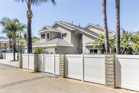 Photo of 3491 Tapo St, Simi Valley, CA 93063 (MLS # SR26087164)