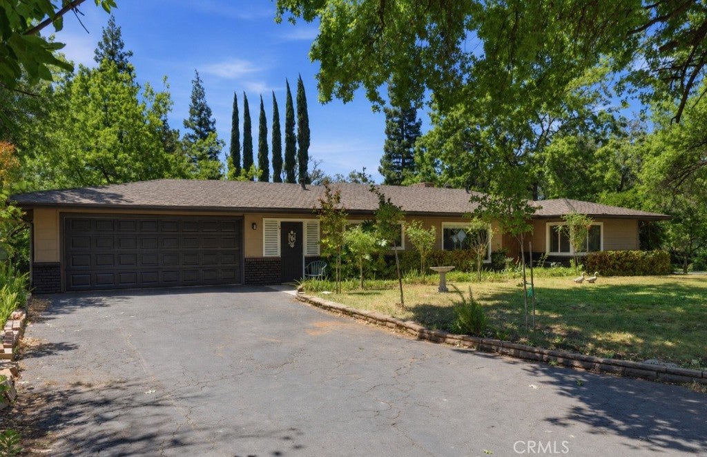 55 Pine Oaks Road
