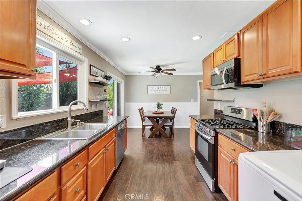 5702 Riviera Drive, Huntington Beach CA 92647 - Photo 13