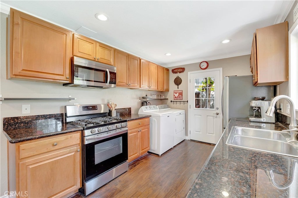 5702 Riviera Drive, Huntington Beach CA 92647 - Photo 10