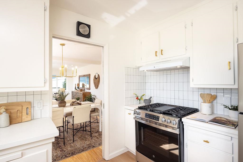 3175 3175 Revere Ave