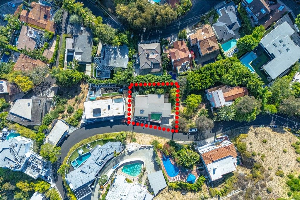 Photo of 8428 Hollywood Boulevard, Los Angeles, CA 90069 (MLS # OC25192003)