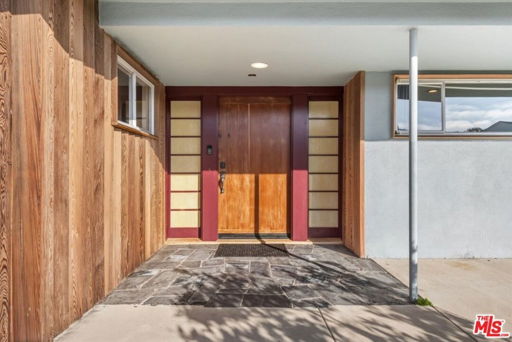 Photo of 424 Saint Andrews Road, Newport Beach, CA 92663 (MLS # 26660855)