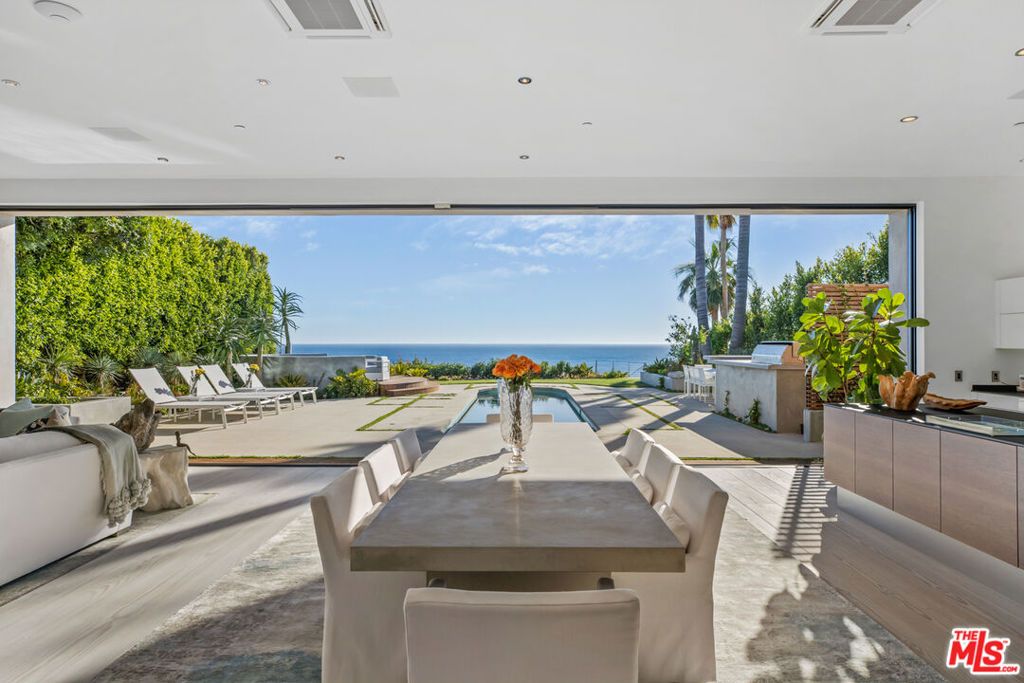 Photo of 32802 PACIFIC COAST Highway, Malibu, CA 90265 (MLS # 25495975)