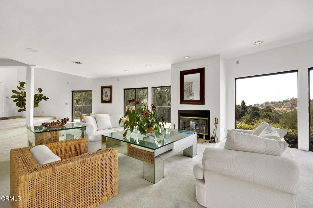 1742 Hill Drive