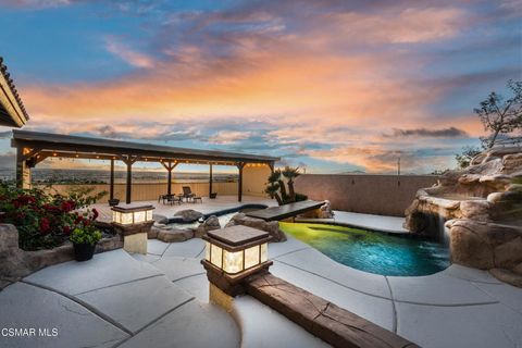 Photo of 10464 Caribou Avenue, Apple Valley, CA 92308 (MLS # 225002413)