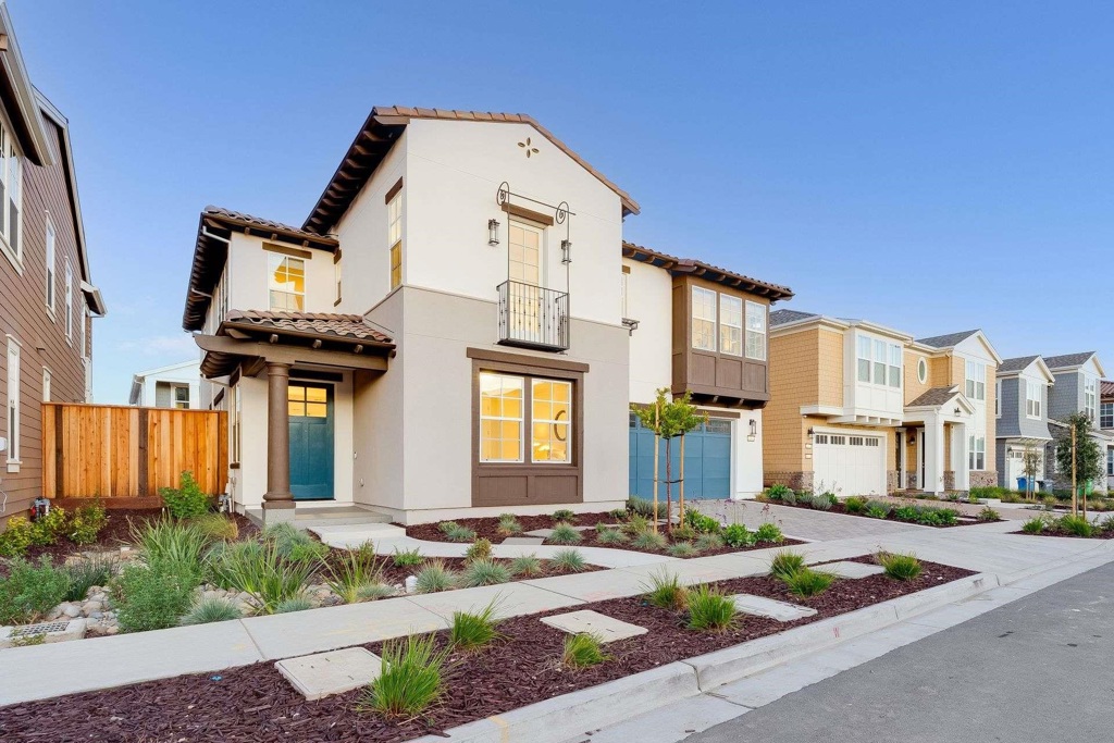 32613 32613 Singh Circle