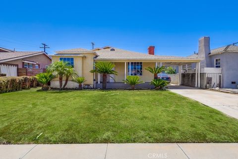 Photo of 720 W 108th Street, Los Angeles, CA 90044 (MLS # PW25143076)