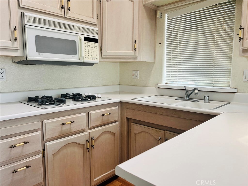 1295 S Cawston Ave 47