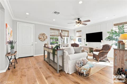 Tiny photo for 3159 London LN, Oxnard, CA 93036 (MLS # SR26175546)