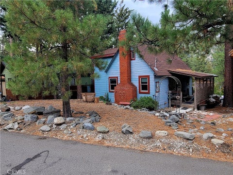 Photo of 1250 Lark Rd, Wrightwood, CA 92397 (MLS # HD26221462)