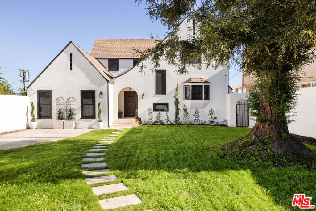 Photo of 1284 S Orange Drive, Los Angeles, CA 90019 (MLS # 25623335)