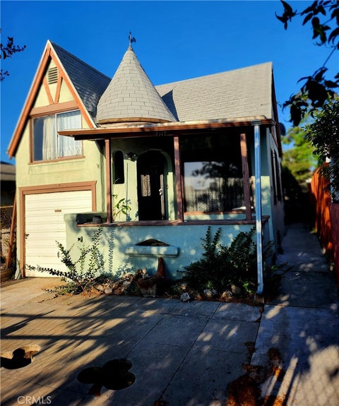Photo of 6812 S Van Ness AVE, Los Angeles, CA 90047 (MLS # RS26179277)