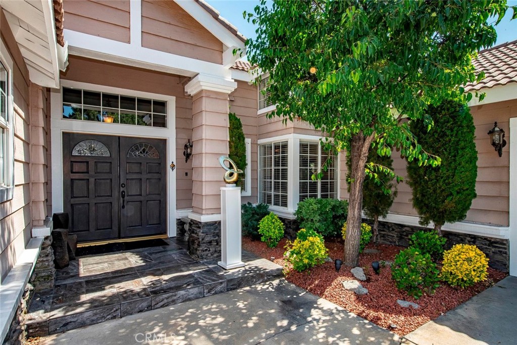 5618 Gardendale Lane