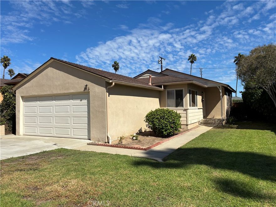 Charming Redondo Beach Home for Lease

Welcome to this delightful single-family home on a large lot in the heart of North Redondo. Featuring 3 spacious bedrooms and 1 full bath(totally remodeled), this home offers comfort, convenience, and coastal charm. The light-filled living room opens to a functional floor plan, while the updated kitchen provides ample storage and counter space. The property includes a private yard—perfect for outdoor entertaining or simply relaxing.



Located on Cluster Lane, you’ll enjoy a quiet residential street with close proximity to award-winning schools, shopping, dining, and just minutes from the beach. With a private driveway and garage, this home combines everyday practicality with the laid-back South Bay lifestyle.



Available for lease Mid November – don’t miss this opportunity to live in Redondo Beach!