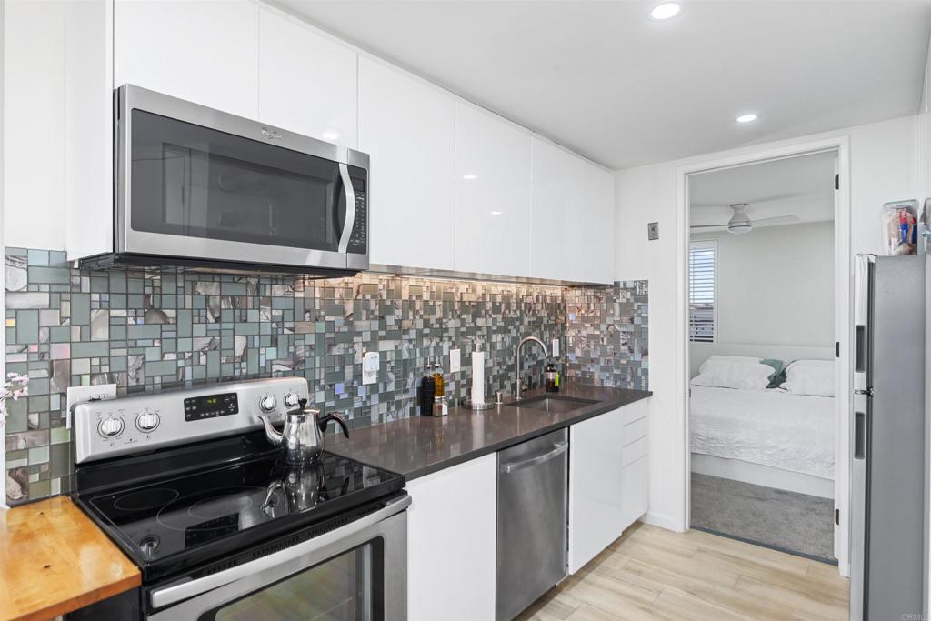 725 Redondo Court 27