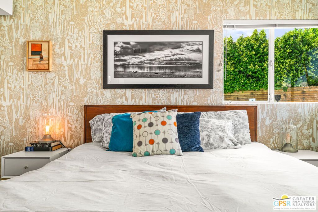 listing image 130726238380707771002