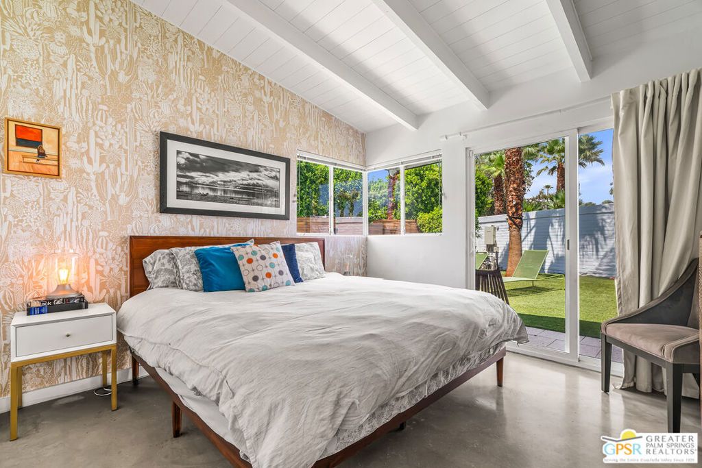 listing image 130725863534302800449