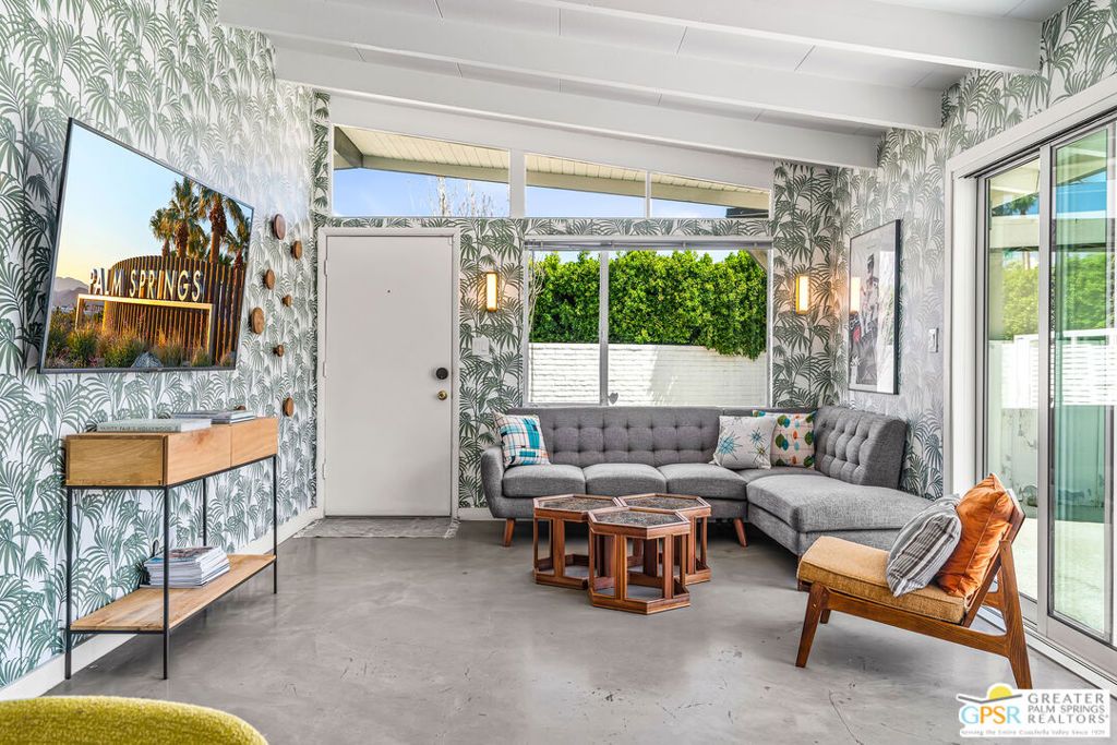 listing image 130729700894763009590