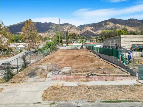 Photo of 75 W Palm Street, Altadena, CA 91001 (MLS # CV25237578) Photo of 75 W Palm Street, Altadena, CA 91001 (MLS # CV25237578)